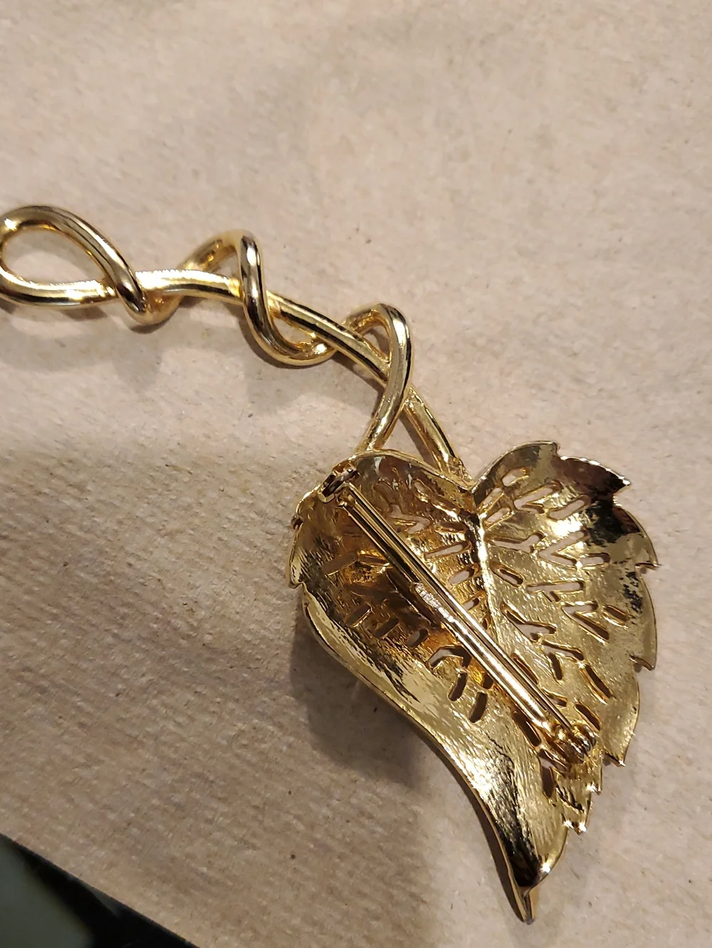 Gold Leaf Motif Women’s Brooch - Elegant Gold Tone